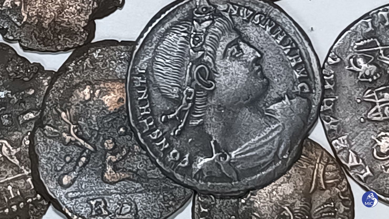 Coins dating back to the first half of the 4th century AD have been discovered in the sea of ​​the north-eastern coast of Sardinia, Italy.