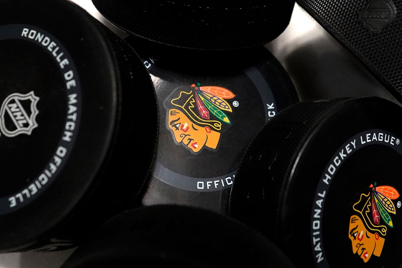 Blackhawks owner wants tarnished video coach Brad Aldrich's name