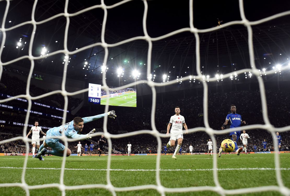 Tottenham Hotspur faz proposta de última hora por defesa do Chelsea