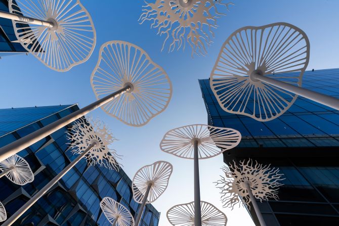Named "Shaking Sanctuary: Urban Shade," this installation features flexible rods that move in response to visitors' movements. Created by nngg Studio, the canopies are inspired by the native fauna found in the United Arab Emirates. 