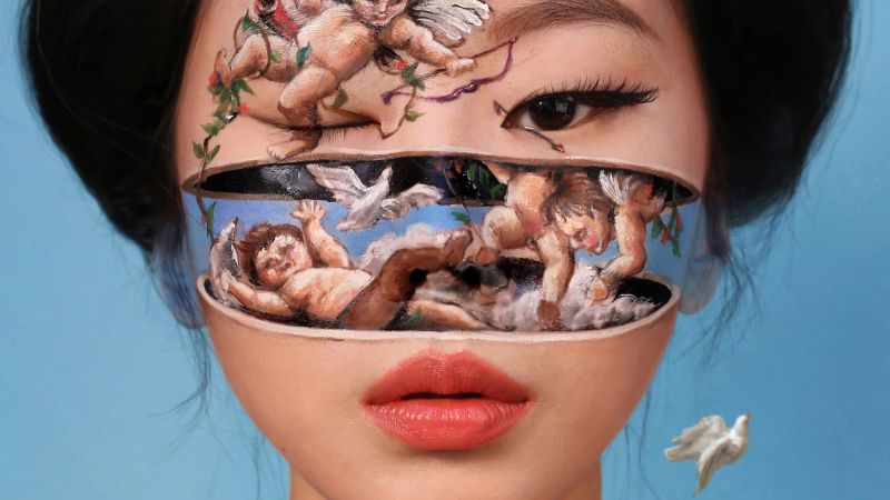 Запознайте се с южнокорейския художник, който използва собственото си тяло като платно