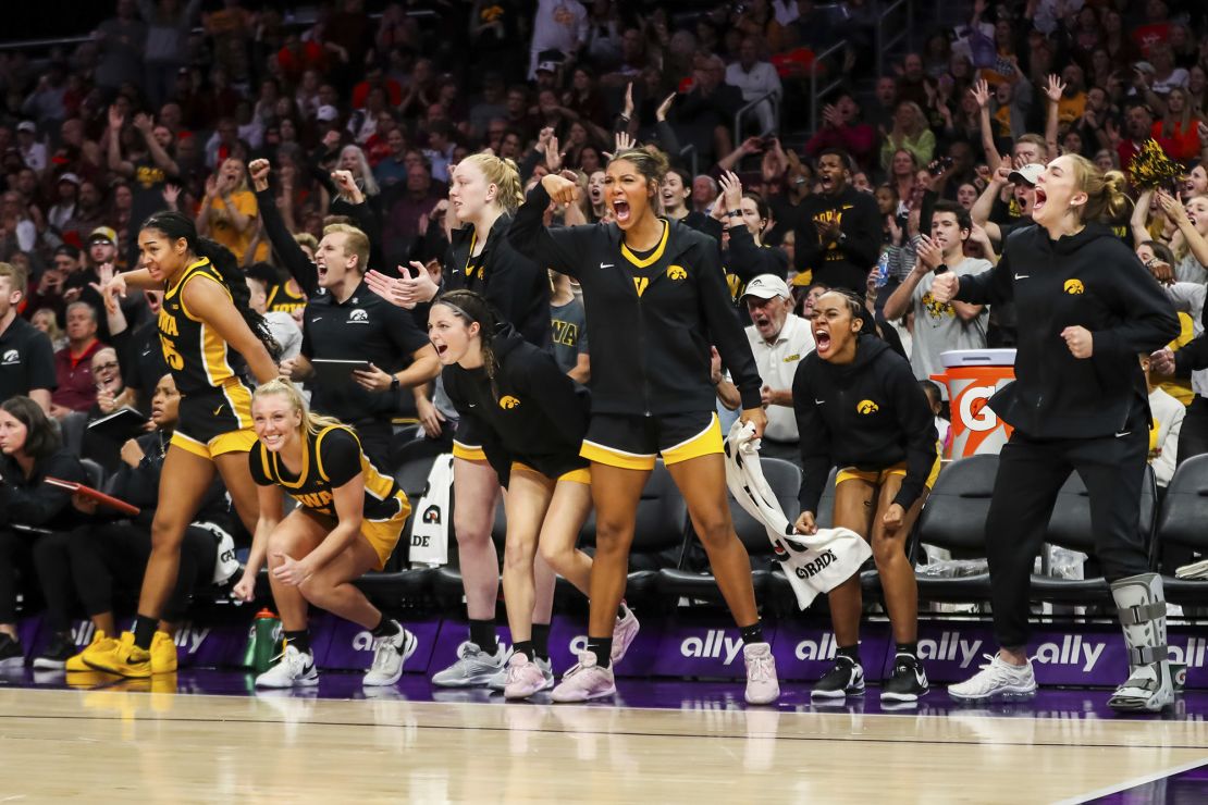 Caitlin Clark scores 44 points as No. 3 Iowa Hawkeyes beat No. 8 ...