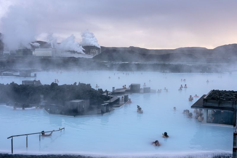 Iceland s Blue Lagoon closed as 1 000 earthquakes hit in 24 hours