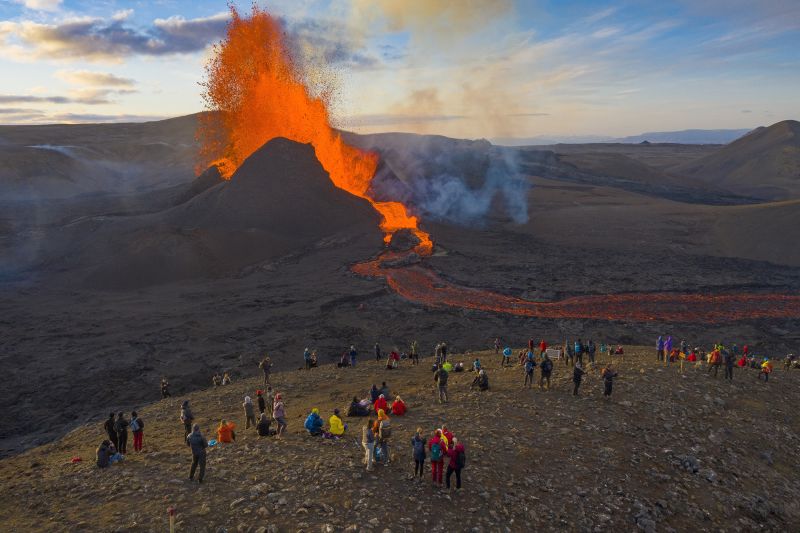 Iceland s Blue Lagoon closed as 1 000 earthquakes hit in 24 hours