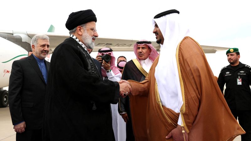 El líder iraní visita Arabia Saudita por primera vez para una cumbre sobre la guerra entre Israel y Hamas