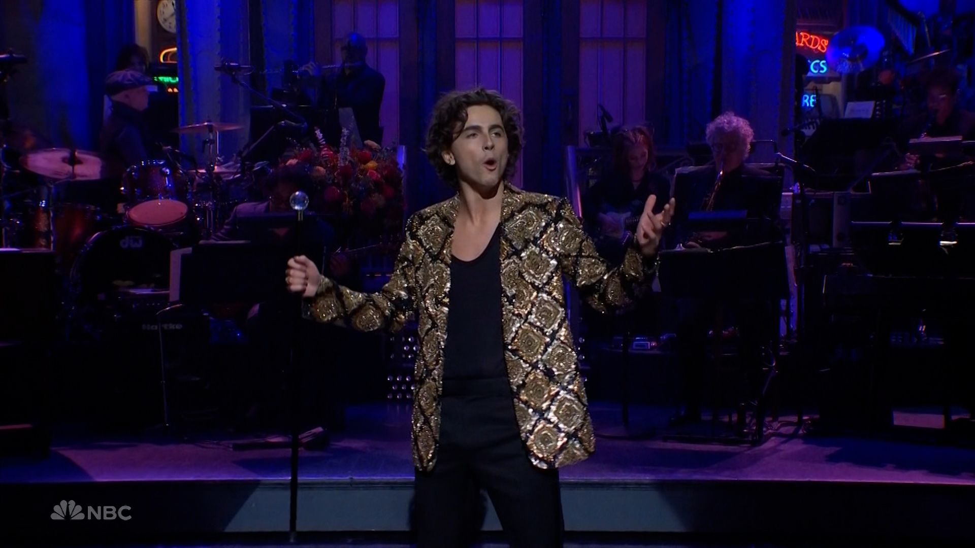 Timothee Chalamet hosts 'SNL,' sings about SAG-AFTRA strike 