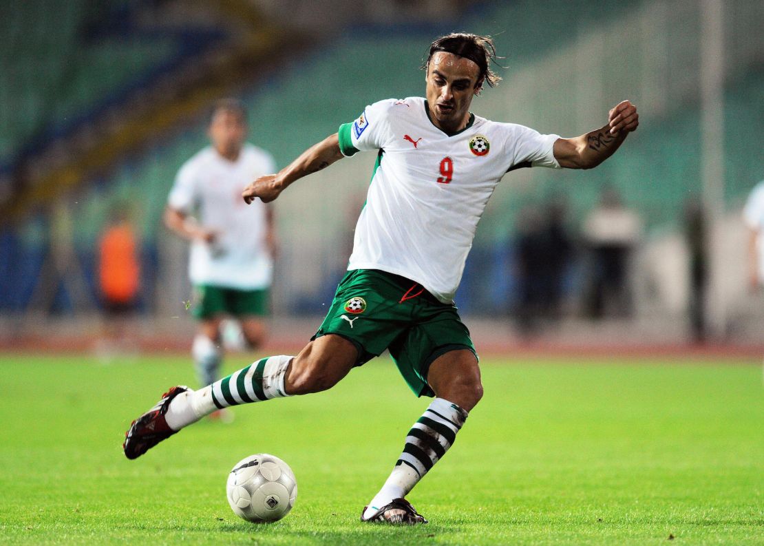 Bulgaria's Dimitar Berbatov (C) kicks the ball during their World Cup friendly football match against Latvia at the Vassil Levski stadium in Sofia on August 12, 2009.        AFP PHOTO / DIMITAR DILKOFF (Photo credit should read DIMITAR DILKOFF/AFP via Getty Images)