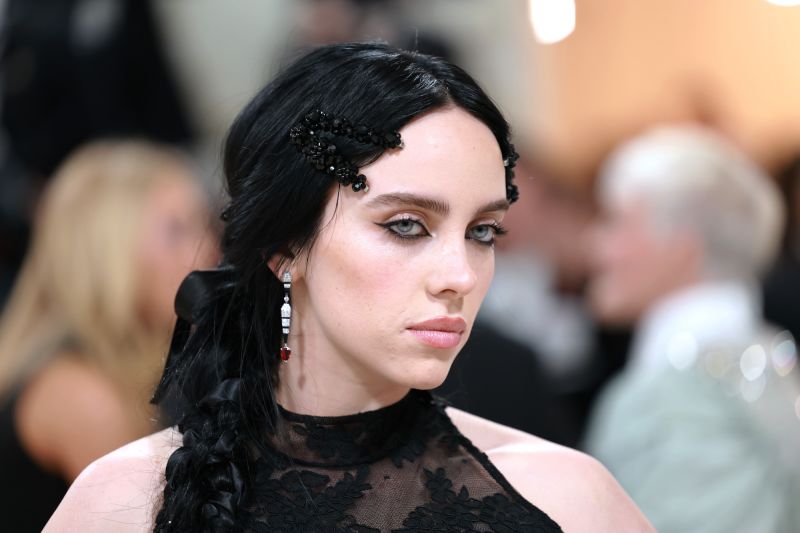 Billie Eilish is 'physically attracted' to women, but also 'so intimidated'  by them | CNN