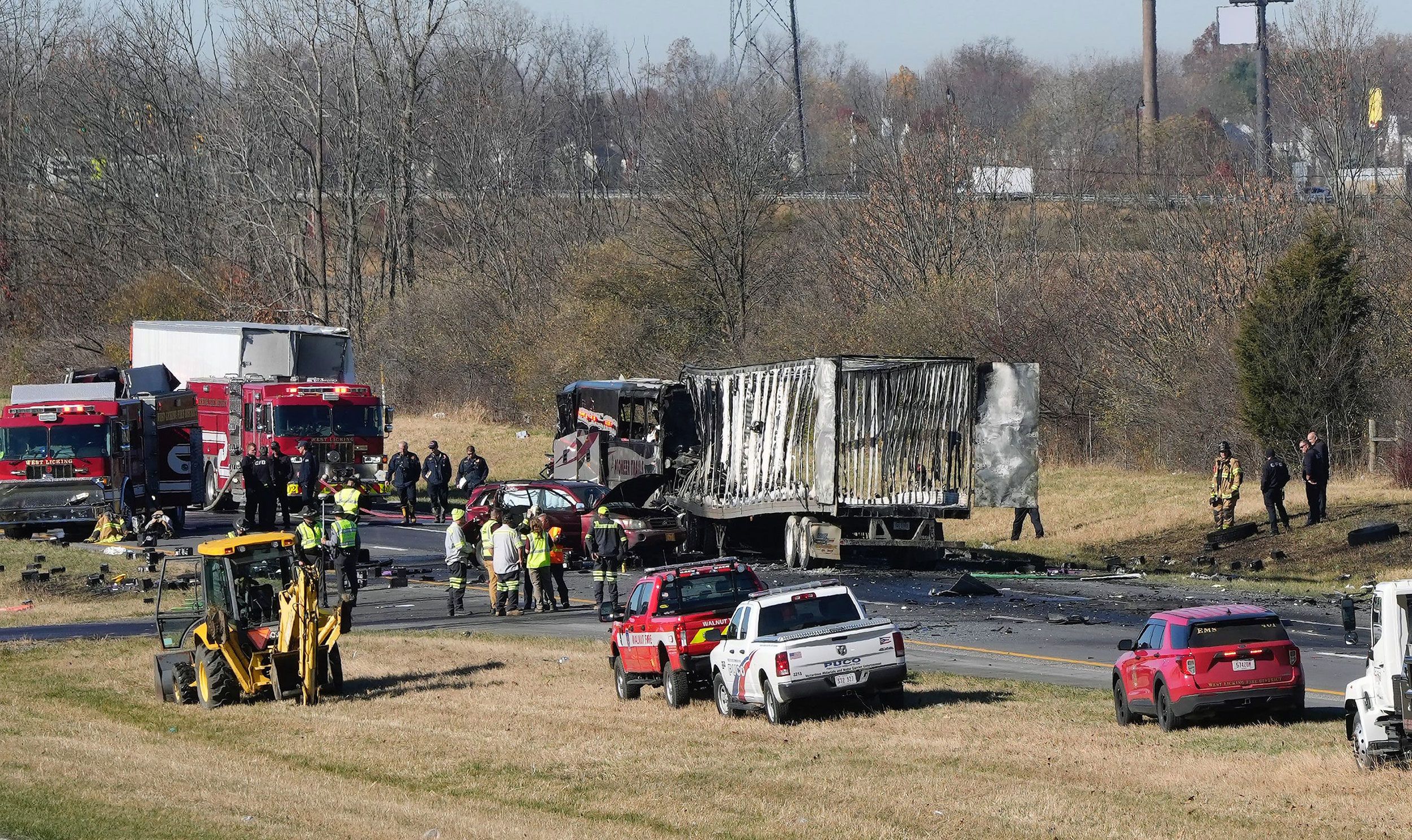 Houston crash: 1 dead, 1 injured after car crashes into tree on S