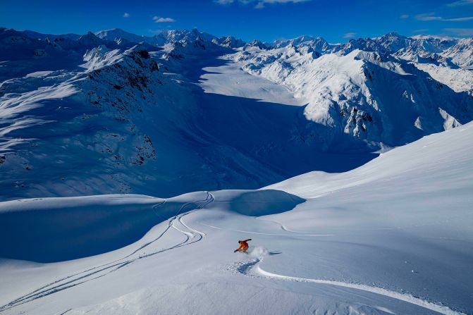 <strong>Heli-skiing heaven:</strong> At the uber-luxe Tordrillo Mountain Lodge, a fly-in property 60 miles northwest of Anchorage that accommodates a maximum of 20 guests, winter ski season runs from February through April.