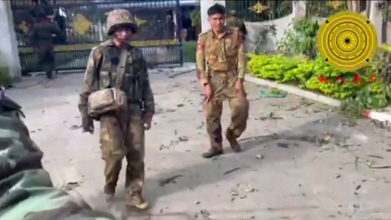 Myanmar rebels claim video shows military soldiers surrendering (2023)