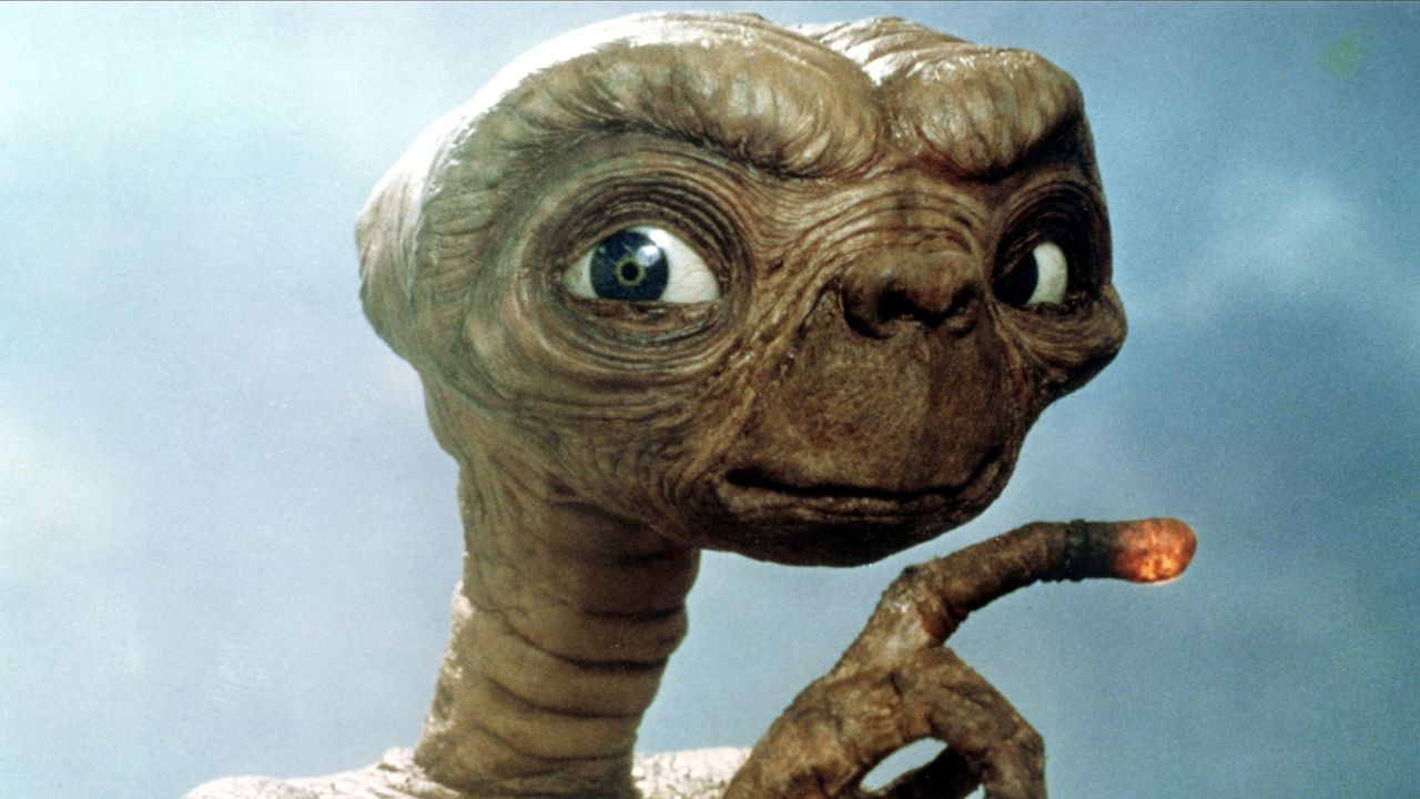 2PG815N E.T. The Extra-Terrestrial 1982.
 The Alien