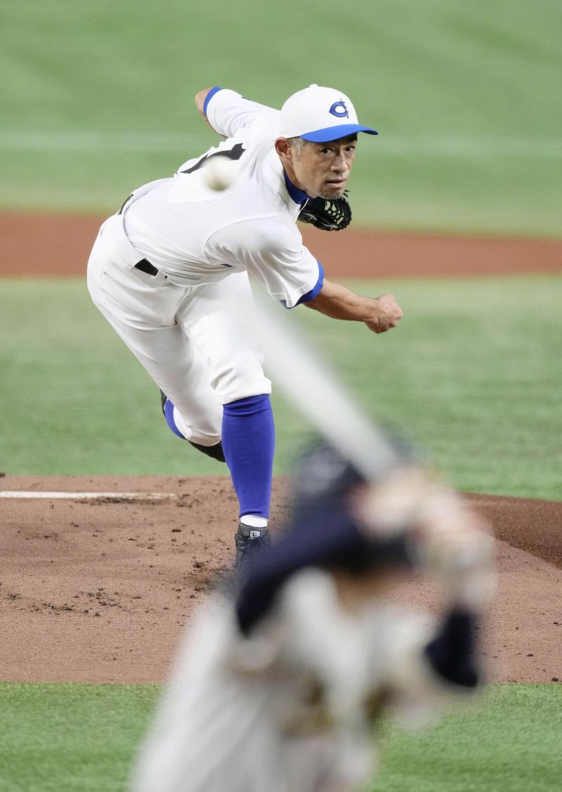 Ichiro Suzuki: Baseball great throws shutout against a high school