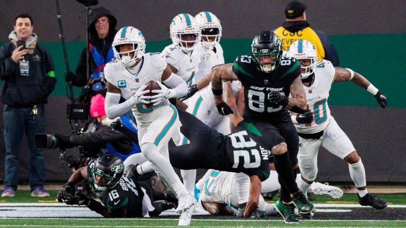 NFL: Jevon Holland marca impressionante touchdown de interceptação de 99 jardas na vitória do Miami Dolphins sobre o New York Jets
