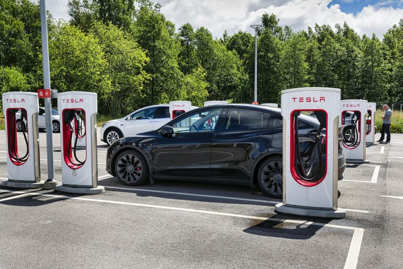 Tesla's Dispute with Swedish Workers Threatens to Escalate into a Regional Contest