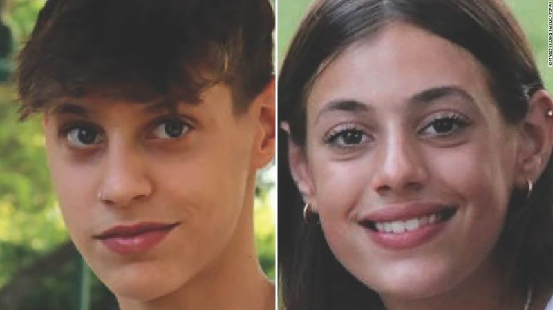 Noam e Alma Or: Dois irmãos adolescentes israelenses libertados do cativeiro do Hamas, apenas para descobrir que sua mãe havia sido assassinada Noam e Alma Or: Dois irmãos adolescentes israelenses libertados do cativeiro do Hamas, apenas para descobrir que sua mãe havia sido assassinada