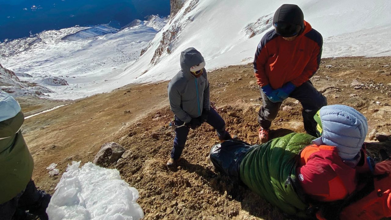 Woman falls hundreds of feet on Mt. Hood