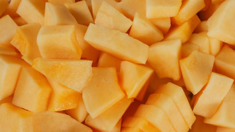 Read more about the article As salmonella outbreak expands CDC advises against eating pre-cut cantaloupe if brand is unknown – CNN