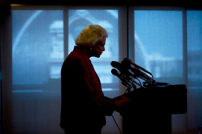 O'Connor speaks at the National Press Club in Washington, DC, in 2008.