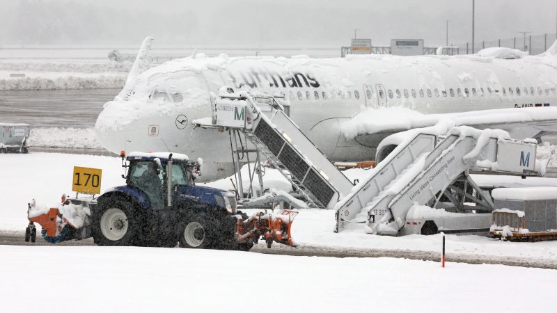 More than 700 flights cancelled as Munich sees heavy snowfall | CNN