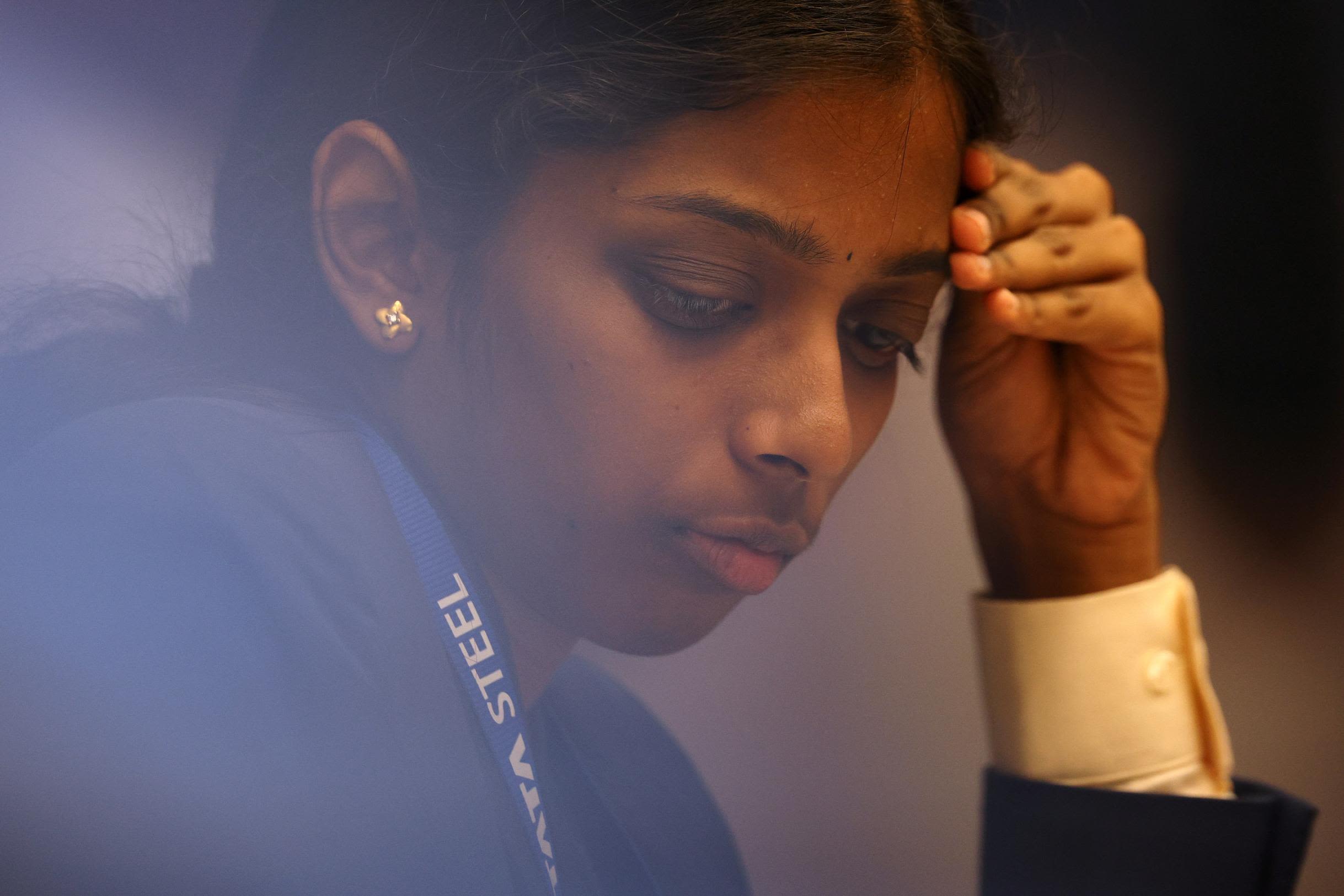 Vaishali and Praggnanandhaa, first brother-sister duo to become  Grandmasters: What is the chess title?