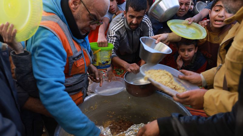 Гладът е зад ъгъла тъй като хората в Газа са