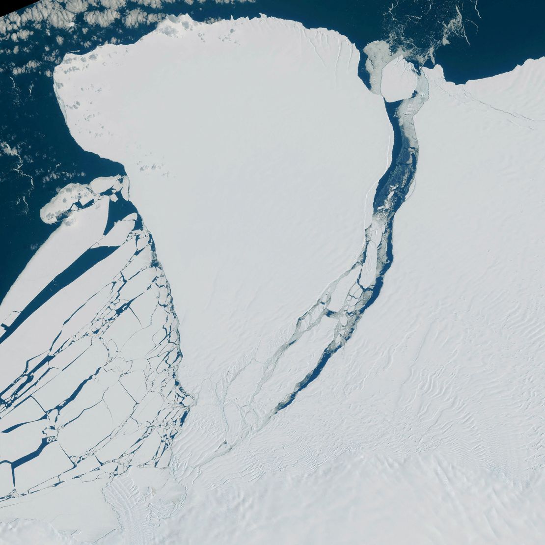 An aerial view of an iceberg, almost the size of Greater London, that has broken off the 150m thick Brunt Ice Shelf is pictured in Coats Land,  Antarctica, January 24, 2023. European Union/Copernicus Sentinel-2 Imagery/Processed by DG DEFIS/Handout via REUTERS  THIS IMAGE HAS BEEN SUPPLIED BY A THIRD PARTY. MANDATORY CREDIT. NO RESALES. NO ARCHIVES.
