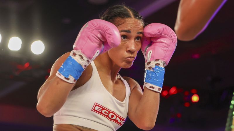 Пуерториканската боксьорка Аманда Серано каза че се отказа от титлата