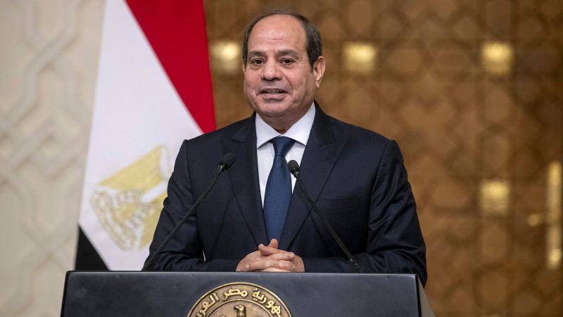 Президентът на Египет се очаква да си осигури трети мандат, тъй като очите на света са приковани към Газа