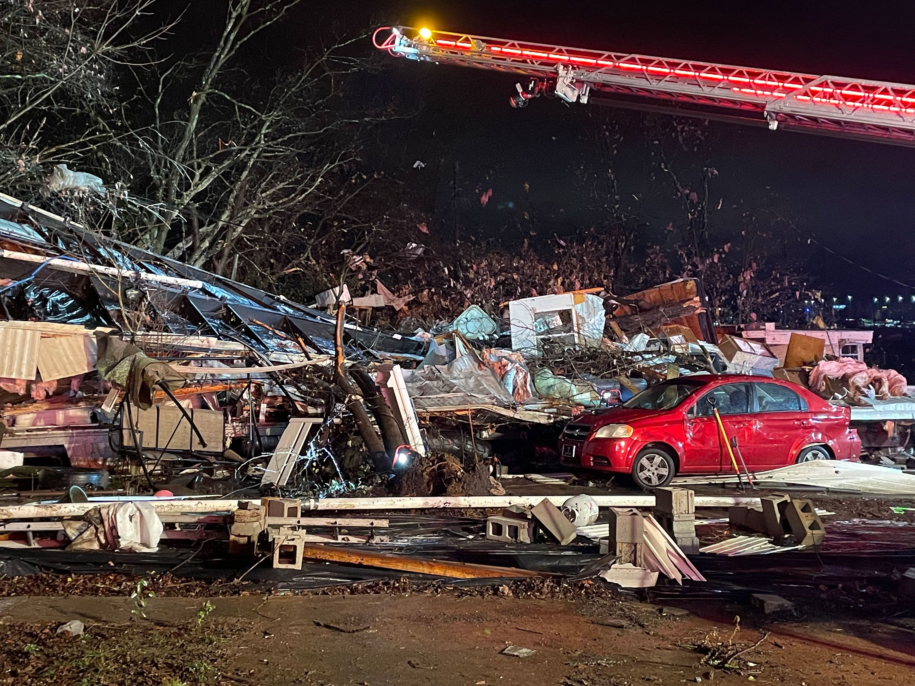 Tornadoes in Tennessee leave at least 6 dead, dozens hurt and more than  35,000 without power | CNN