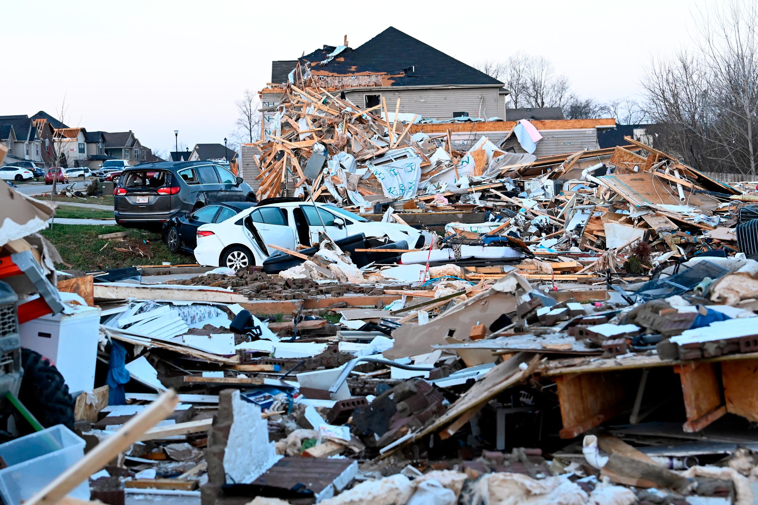 Tornadoes in Tennessee leave at least 6 dead, dozens hurt and more than 35,000 without power | CNN