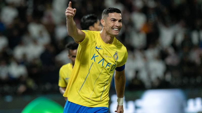 Кристиано Роналдо отбелязва 50-ия гол за 2023 г., след като е обявен потенциален сблъсък с Лионел Меси