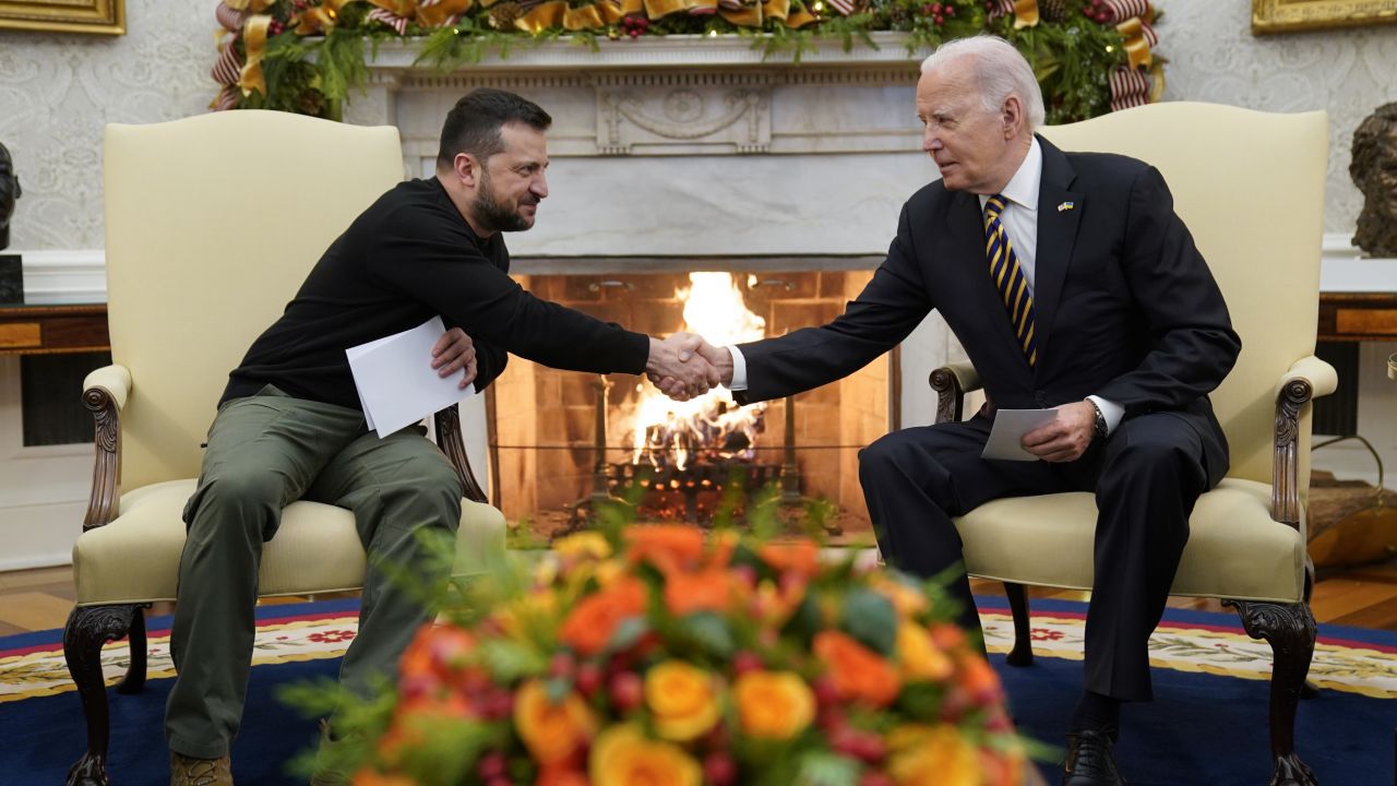 231212145255-02-biden-zelensky-white-house-1212.jpg