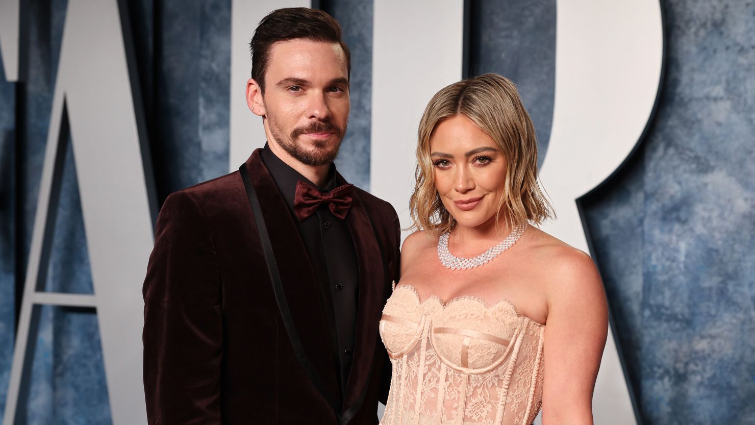 Matthew Koma and Hilary Duff attend the 2023 Vanity Fair Oscar Party Hosted By Radhika Jones at Wallis Annenberg Center for the Performing Arts on March 12, 2023 in Beverly Hills, California.