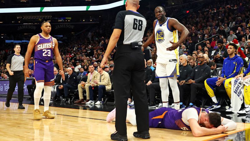 Дреймънд Грийн е отстранен за неопределено време от НБА след луд удар срещу Юсуф Нуркич, когато Уориърс губят от Сънс