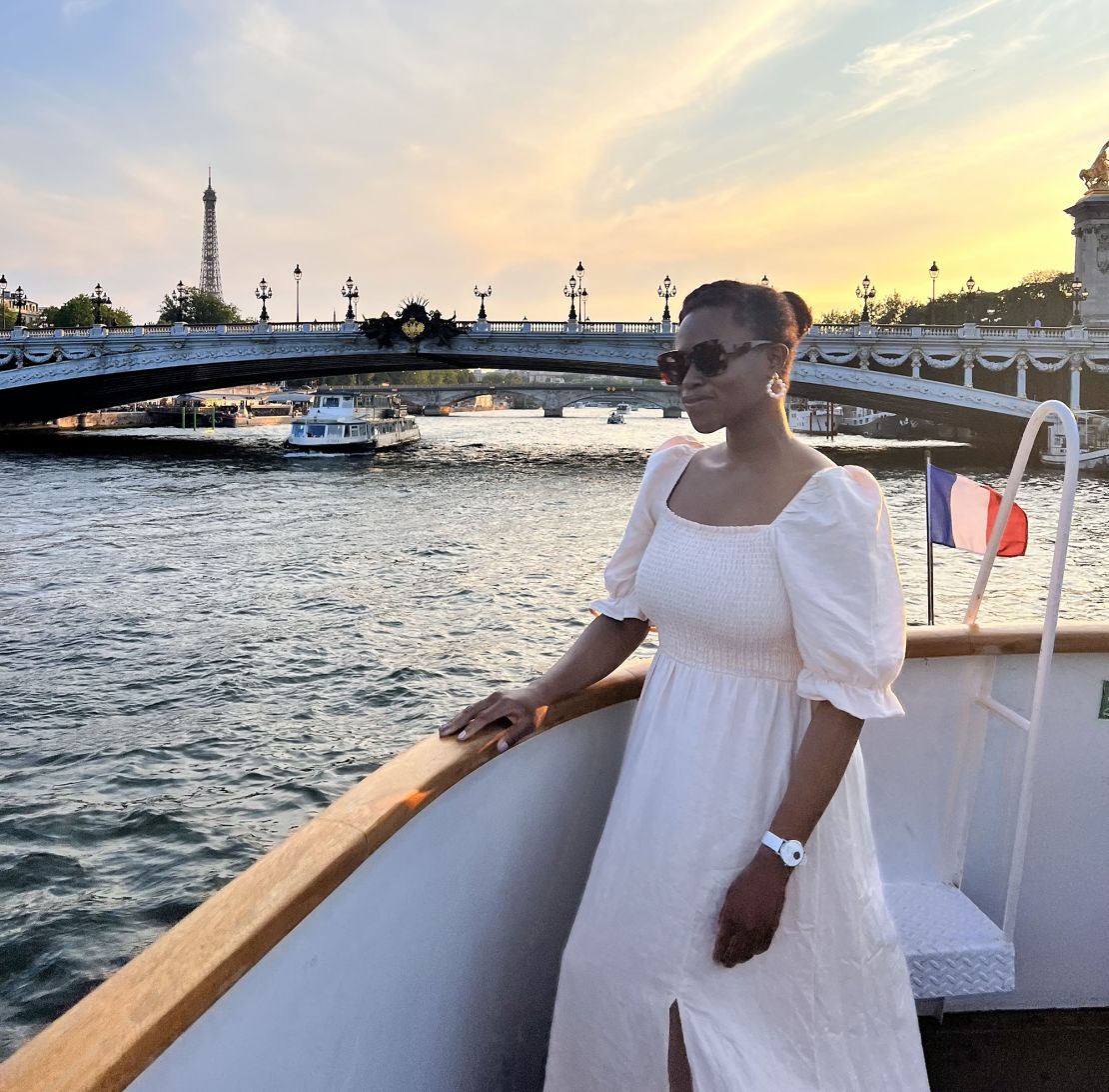 Fatima_on_a_boat_by_the_Eiffel_Tower.