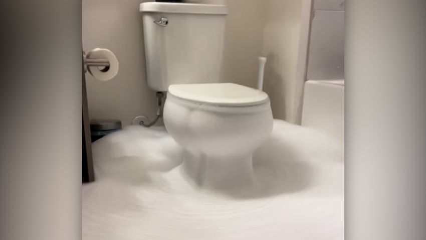 Toilet bubble Bath 1