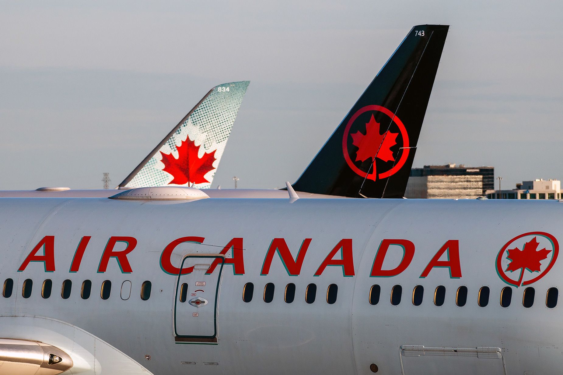 Air Canada apologizing after travellers kicked off for reporting vomit on  seats