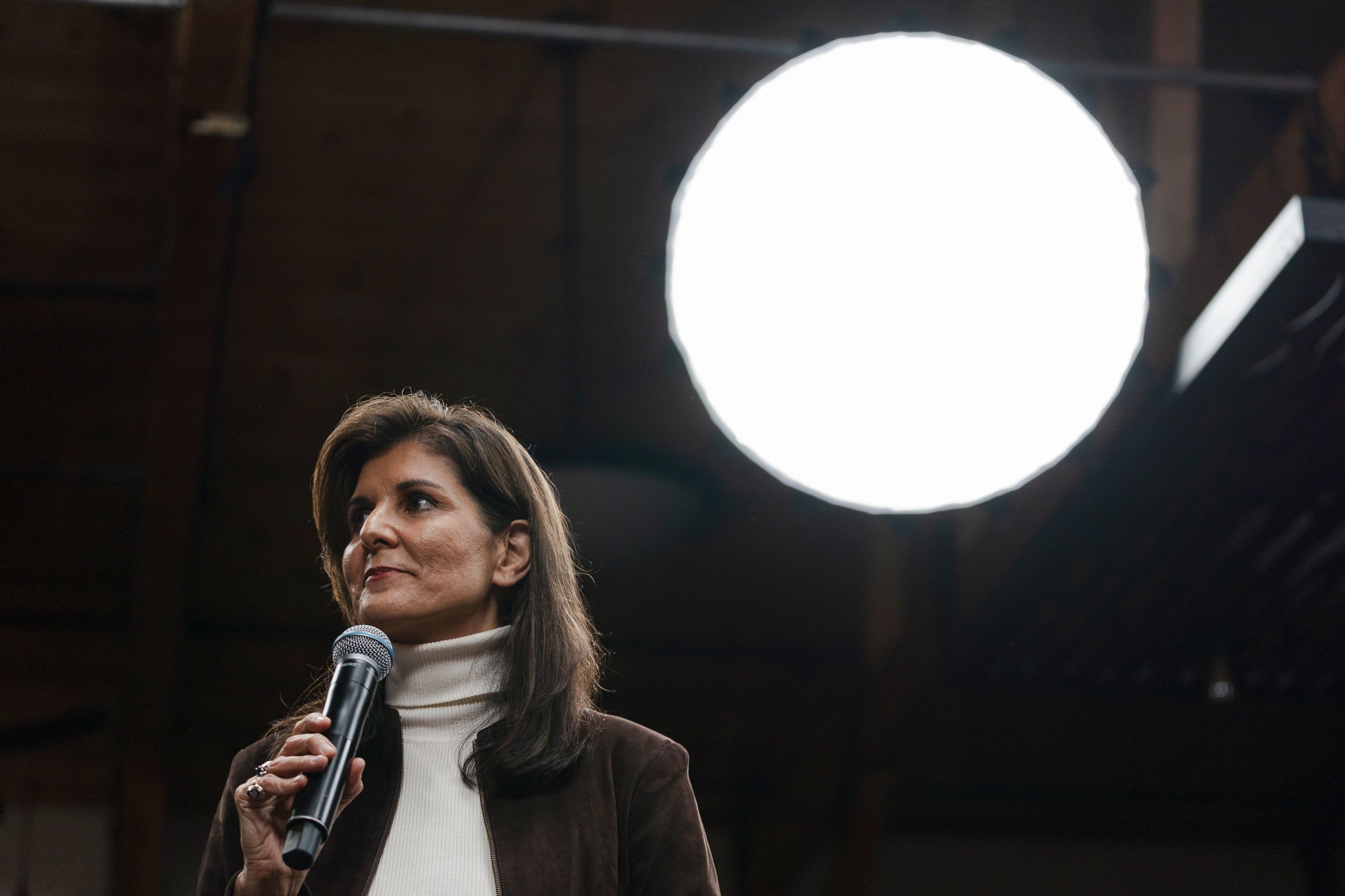 https://media.cnn.com/api/v1/images/stellar/prod/231214155944-03-nikki-haley-new-hampshire-1212.jpg?c=original