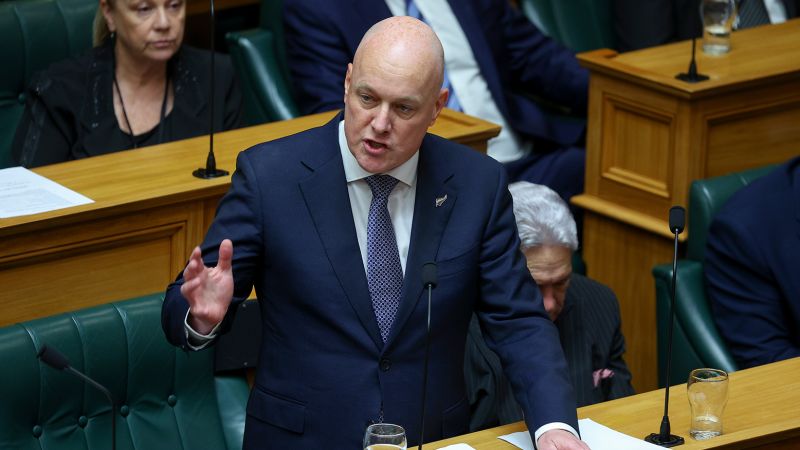 Новото дясно правителство на Нова Зеландия отне повече от месец