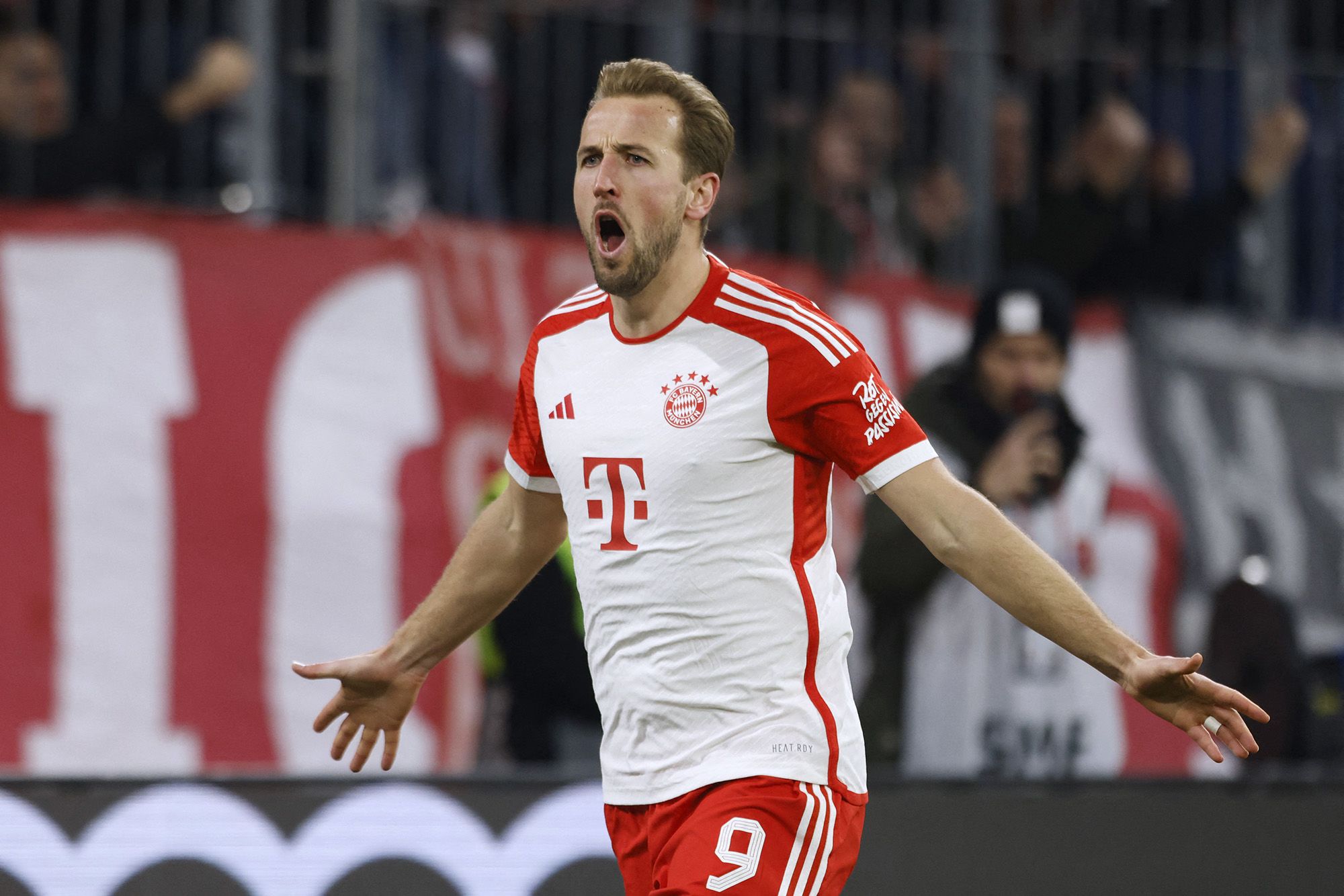 Harry Kane: English superstar continues record-breaking scoring form in  Germany | CNN