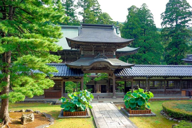 <strong>Eihei-ji: </strong>Well-preserved temples in the Hokuriku region include Eihei-ji, one of two head temples of the Soto school of Zen Buddhism. It's located in the mountains outside Fukui City.