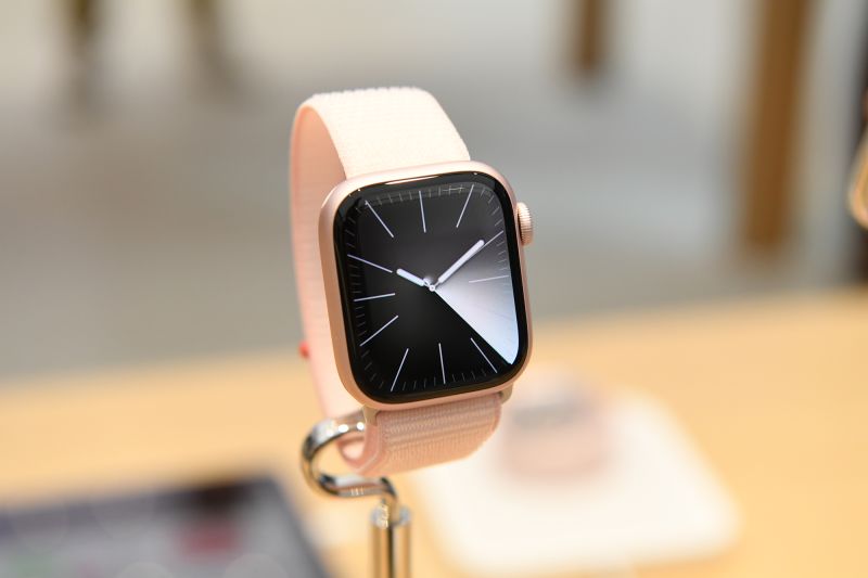 4 things to know about the Apple Watch fiasco | CNN Business