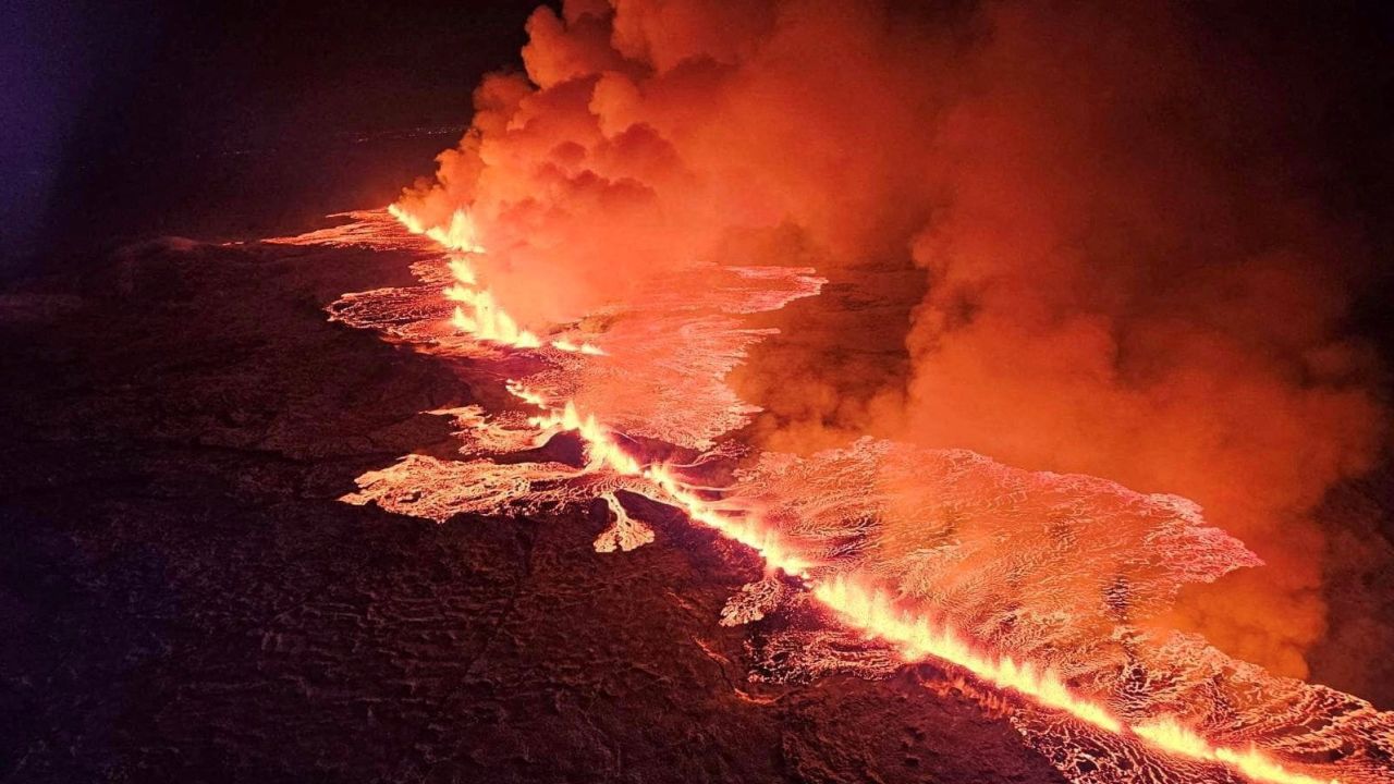 A volcano spews lava and smoke as it erupts in Grindavik, Iceland, December 18, 2023.  Civil Protection of Iceland/Handout via REUTERS    THIS IMAGE HAS BEEN SUPPLIED BY A THIRD PARTY. NO RESALES. NO ARCHIVES. MANDATORY CREDIT     TPX IMAGES OF THE DAY