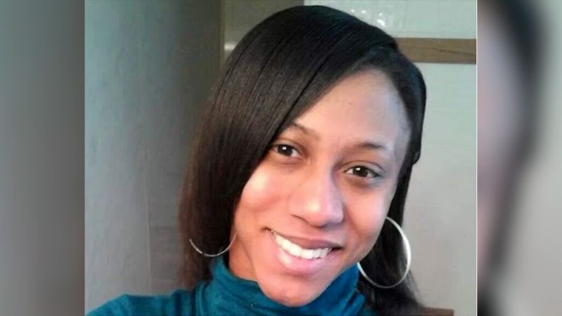 Жена от Охайо, която е претърпяла спонтанен аборт у дома, няма да бъде наказателно обвинена, казва голямото жури