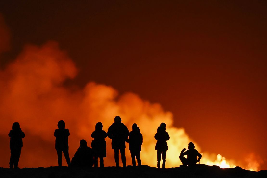 Iceland volcano eruption dashes hopes residents can spend Christmas at ...
