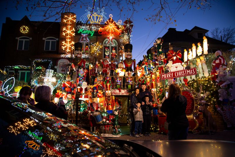 Touring the Christmas lights in Dyker Heights is bringing holiday cheer ...