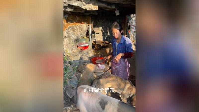 21-годишният „пенсионер“, който напусна надпреварата с плъхове в Китай за цял живот в селските планини