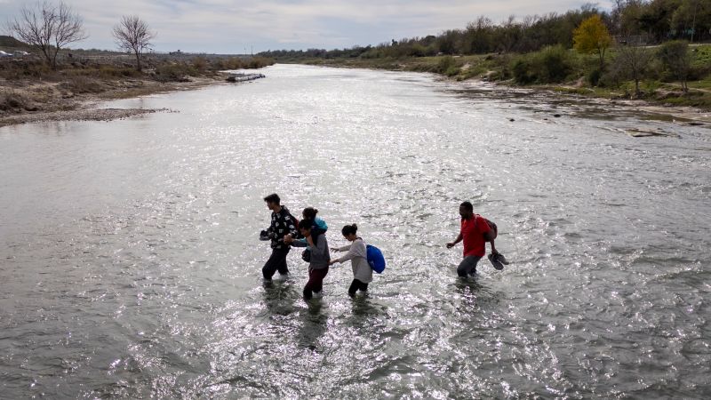 Cruces fronterizos entre Estados Unidos y México: Blinken y Mayorkas presionan a sus homólogos mexicanos para abordar la crisis migratoria