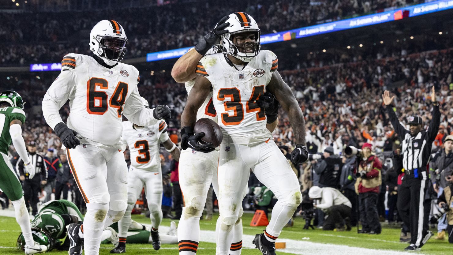 CLEVELAND, OHIO - DECEMBER 28: Jerome Ford #34 of the Cleveland Browns celebrates after scoring a touchdown during the game against the New York Jets at Cleveland Browns Stadium on December 28, 2023 in Cleveland, Ohio. The Browns beat the Jets 37-20. (Photo by Lauren Leigh Bacho/Getty Images)